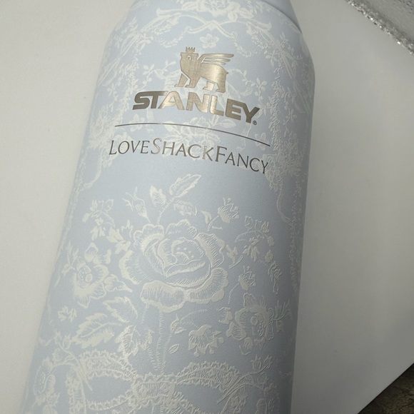 Stanley Pastel Blue Floral Bottle - Picture 5 of 8